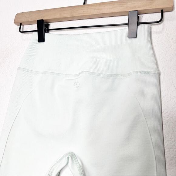 Lululemon Ebb to Street Crop Leggings in Polar Ice 4 Capri - Picture 8 of 12